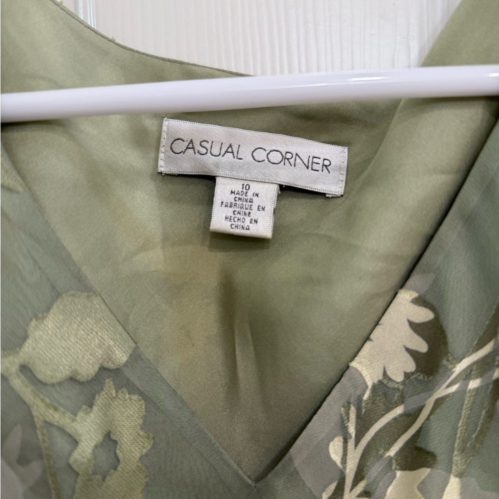 Casual Corner Women’s Elegant Sage Floral Dress - Picture 3 of 4